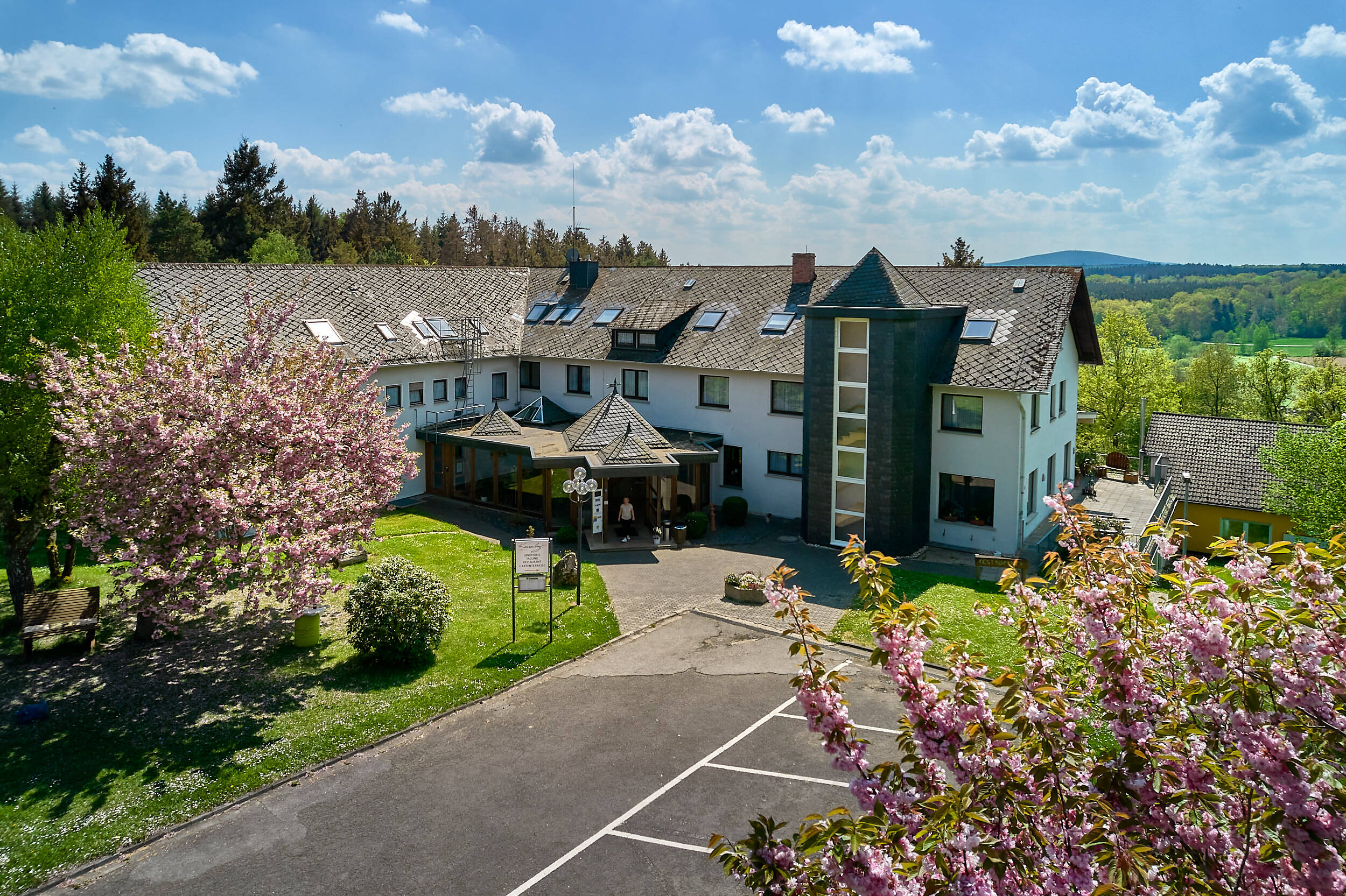 2022 05 09 tonimedia Landhotel Karrenberg Aero 0062